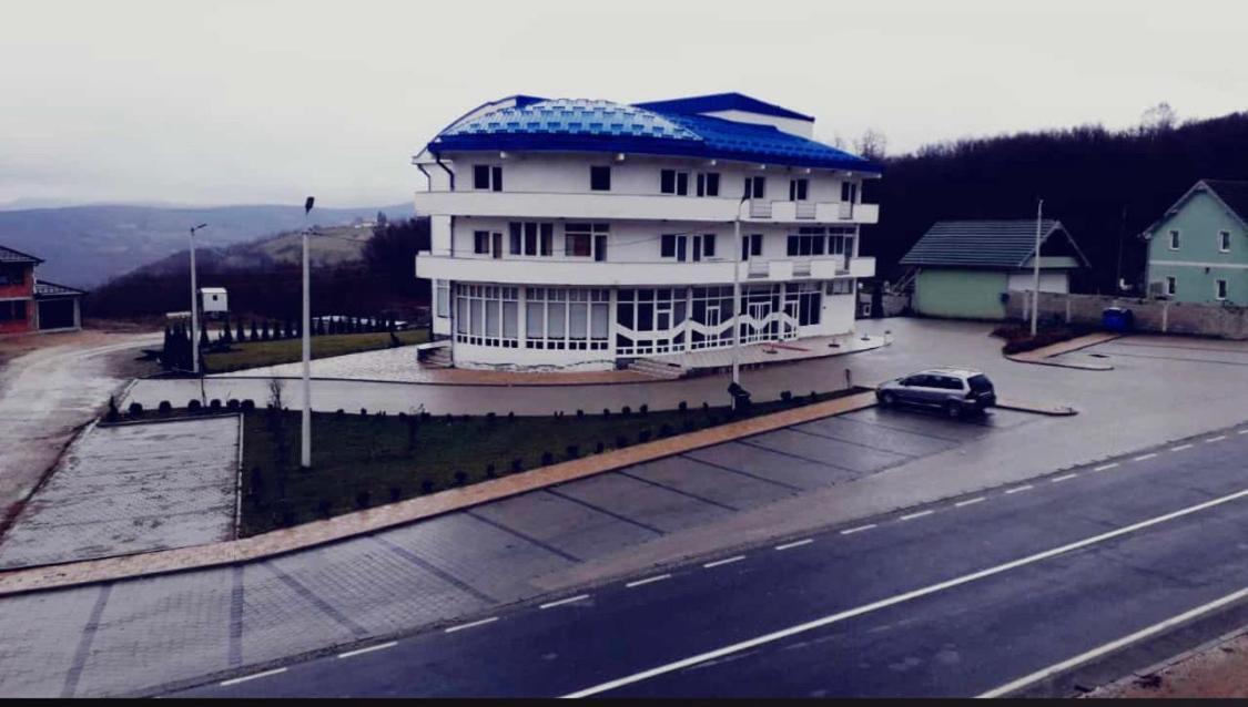 Emro-S Aparthotel Novi Pazar Eksteriør bilde
