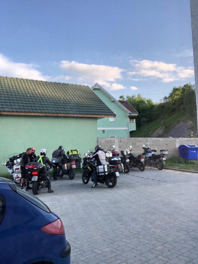 Emro-S Aparthotel Novi Pazar Eksteriør bilde